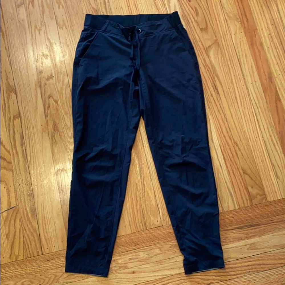 Athleta jogger style pants